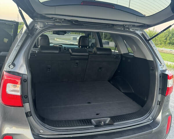 Серый Киа Соренто, объемом двигателя 2.2 л и пробегом 217 тыс. км за 21499 $, фото 9 на Automoto.ua