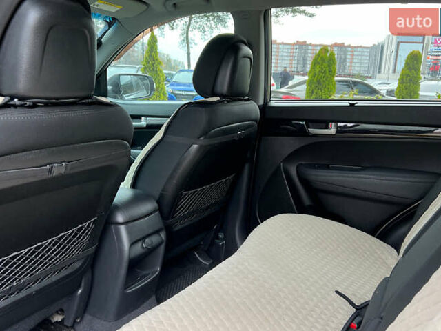 Сірий Кіа Соренто, об'ємом двигуна 2.36 л та пробігом 155 тис. км за 14800 $, фото 19 на Automoto.ua