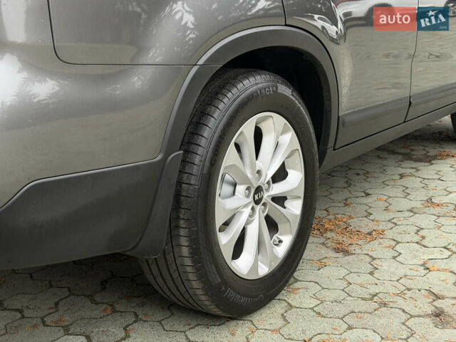 Серый Киа Соренто, объемом двигателя 2.2 л и пробегом 220 тыс. км за 16499 $, фото 6 на Automoto.ua