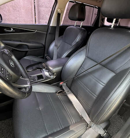 Кіа Соренто 2014 у Белгород-Днестровском на Automoto.ua Сірий Кіа Соренто, об'ємом двигуна 2 л та пробігом 205 тис. км за 18500 $, фото 5 на Automoto.ua