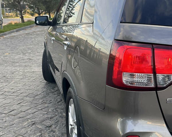 Сірий Кіа Соренто, об'ємом двигуна 2.35 л та пробігом 191 тис. км за 14500 $, фото 27 на Automoto.ua