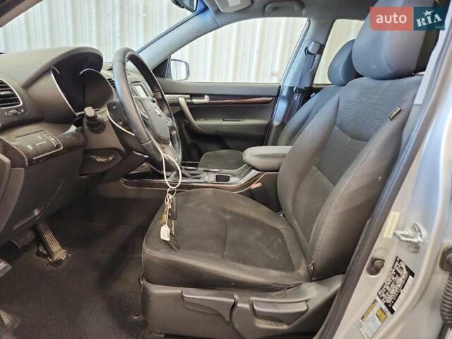 Серый Киа Соренто, объемом двигателя 2.4 л и пробегом 131 тыс. км за 1400 $, фото 6 на Automoto.ua