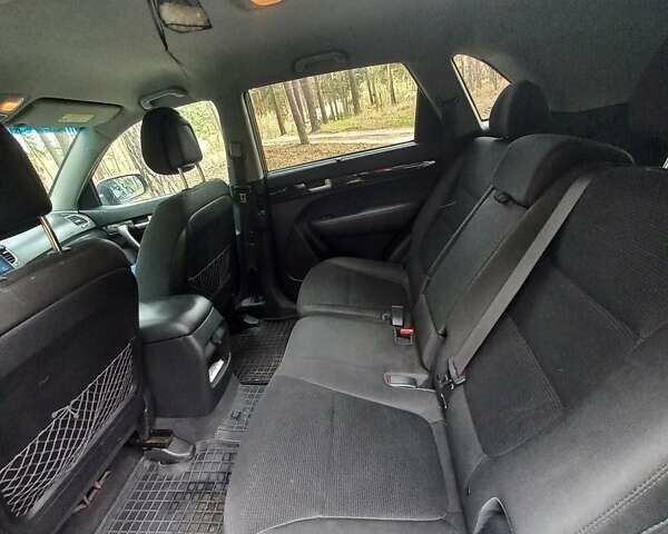 Серый Киа Соренто, объемом двигателя 2.4 л и пробегом 304 тыс. км за 13600 $, фото 6 на Automoto.ua