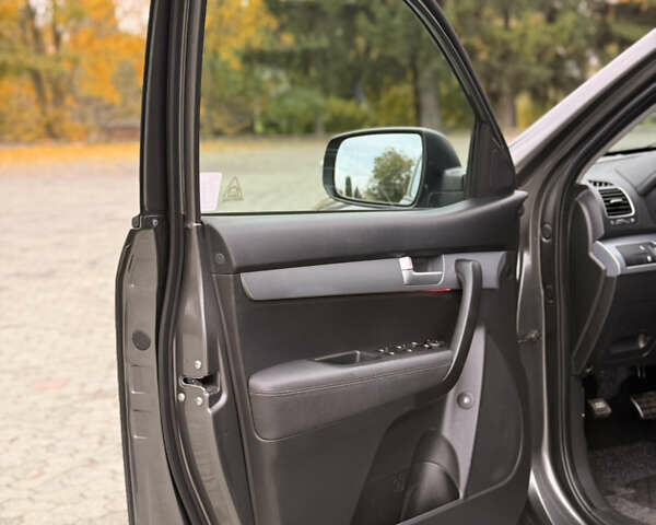 Киа Соренто 2014 в Дубно на Automoto.ua Серый Киа Соренто, объемом двигателя 2.2 л и пробегом 220 тыс. км за 16499 $, фото 17 на Automoto.ua