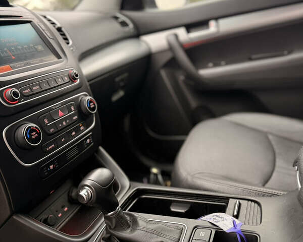 Киа Соренто 2014 в Дубно на Automoto.ua Серый Киа Соренто, объемом двигателя 2.2 л и пробегом 220 тыс. км за 16499 $, фото 26 на Automoto.ua