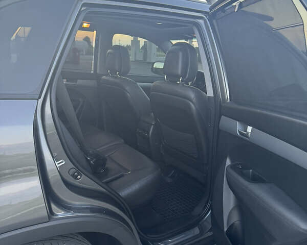 Серый Киа Соренто, объемом двигателя 2.2 л и пробегом 217 тыс. км за 21499 $, фото 7 на Automoto.ua