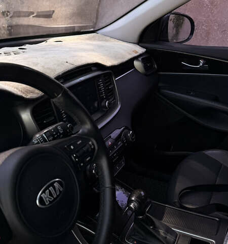 Кіа Соренто 2014 у Белгород-Днестровском на Automoto.ua Сірий Кіа Соренто, об'ємом двигуна 2 л та пробігом 205 тис. км за 18500 $, фото 6 на Automoto.ua