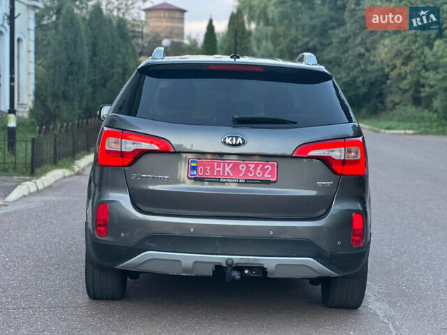 Сірий Кіа Соренто, об'ємом двигуна 2.2 л та пробігом 220 тис. км за 15900 $, фото 7 на Automoto.ua