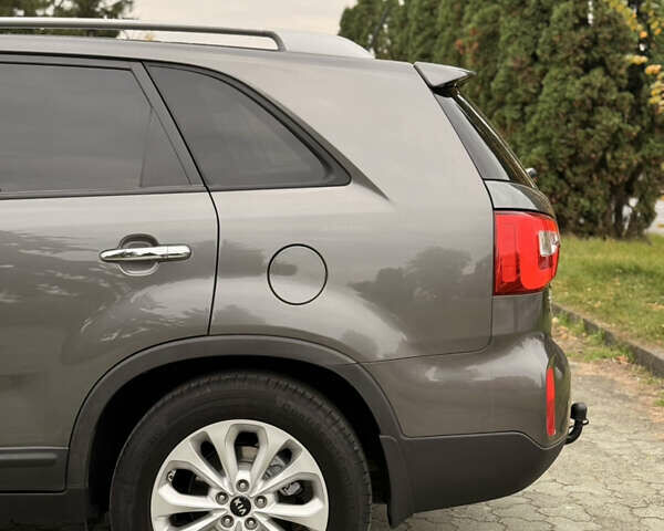 Киа Соренто 2014 в Дубно на Automoto.ua Серый Киа Соренто, объемом двигателя 2.2 л и пробегом 220 тыс. км за 16499 $, фото 9 на Automoto.ua