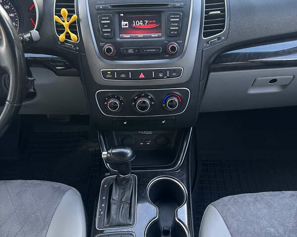 Сірий Кіа Соренто, об'ємом двигуна 2.35 л та пробігом 191 тис. км за 14500 $, фото 16 на Automoto.ua