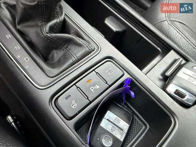 Серый Киа Соренто, объемом двигателя 2.2 л и пробегом 220 тыс. км за 16499 $, фото 64 на Automoto.ua