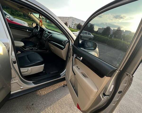 Серый Киа Соренто, объемом двигателя 3.34 л и пробегом 182 тыс. км за 12600 $, фото 14 на Automoto.ua