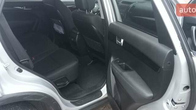 Серый Киа Соренто, объемом двигателя 2.35 л и пробегом 206 тыс. км за 12600 $, фото 3 на Automoto.ua