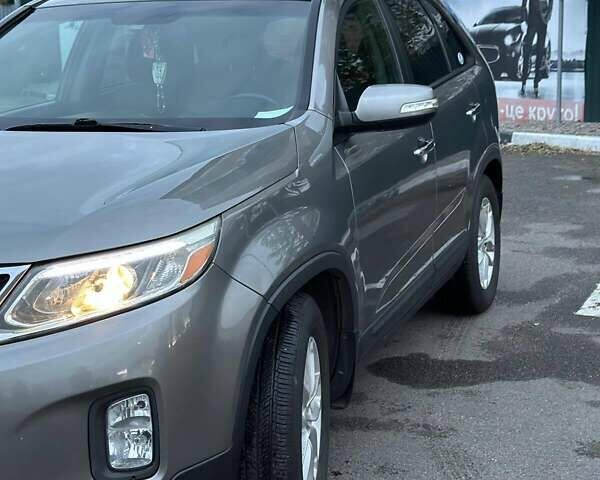 Серый Киа Соренто, объемом двигателя 2.36 л и пробегом 1 тыс. км за 12500 $, фото 4 на Automoto.ua
