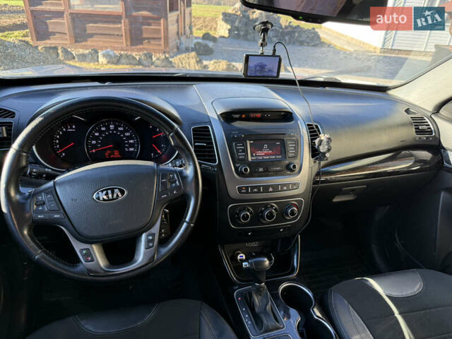 Серый Киа Соренто, объемом двигателя 2.4 л и пробегом 135 тыс. км за 14900 $, фото 3 на Automoto.ua