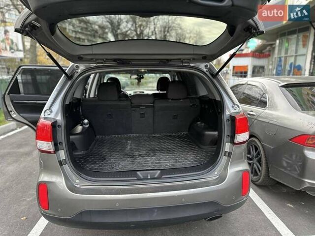 Серый Киа Соренто, объемом двигателя 2.36 л и пробегом 1 тыс. км за 12500 $, фото 22 на Automoto.ua