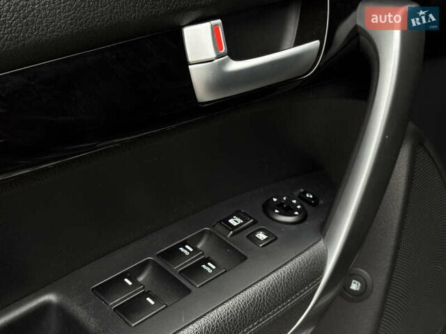 Серый Киа Соренто, объемом двигателя 2 л и пробегом 149 тыс. км за 17199 $, фото 11 на Automoto.ua
