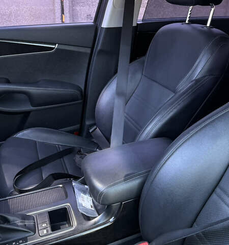 Кіа Соренто 2014 у Белгород-Днестровском на Automoto.ua Сірий Кіа Соренто, об'ємом двигуна 2 л та пробігом 205 тис. км за 18500 $, фото 4 на Automoto.ua