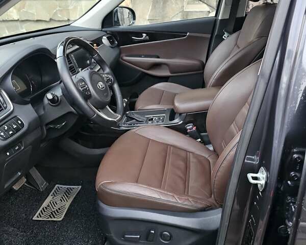 Серый Киа Соренто, объемом двигателя 2 л и пробегом 191 тыс. км за 19500 $, фото 21 на Automoto.ua