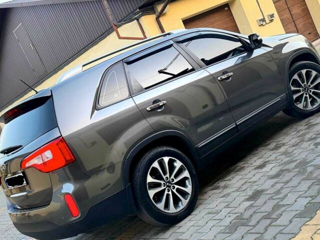 Серый Киа Соренто, объемом двигателя 2 л и пробегом 106 тыс. км за 13500 $, фото 4 на Automoto.ua