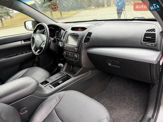 Серый Киа Соренто, объемом двигателя 2.2 л и пробегом 220 тыс. км за 16499 $, фото 31 на Automoto.ua