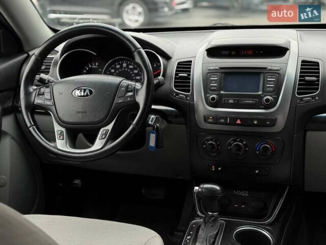 Сірий Кіа Соренто, об'ємом двигуна 2.36 л та пробігом 193 тис. км за 12300 $, фото 53 на Automoto.ua