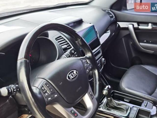 Серый Киа Соренто, объемом двигателя 2 л и пробегом 185 тыс. км за 16900 $, фото 7 на Automoto.ua