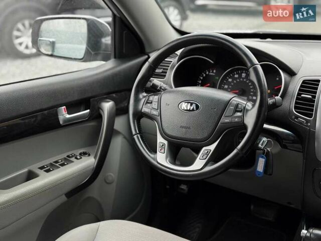 Сірий Кіа Соренто, об'ємом двигуна 2.36 л та пробігом 193 тис. км за 12300 $, фото 51 на Automoto.ua