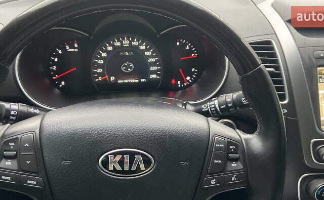 Сірий Кіа Соренто, об'ємом двигуна 2 л та пробігом 147 тис. км за 16500 $, фото 11 на Automoto.ua