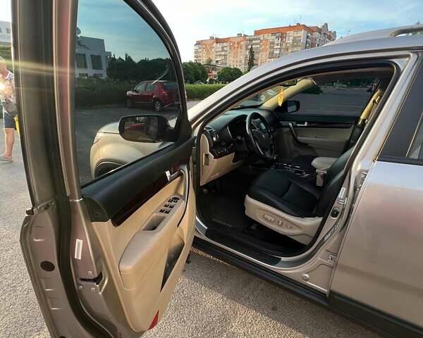 Серый Киа Соренто, объемом двигателя 3.34 л и пробегом 182 тыс. км за 12600 $, фото 12 на Automoto.ua