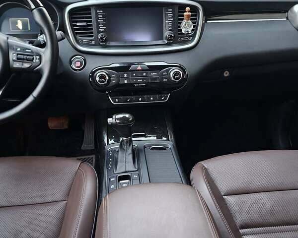 Серый Киа Соренто, объемом двигателя 2 л и пробегом 191 тыс. км за 19500 $, фото 37 на Automoto.ua