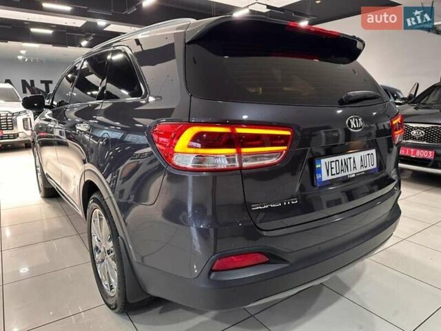 Сірий Кіа Соренто, об'ємом двигуна 2 л та пробігом 158 тис. км за 18900 $, фото 5 на Automoto.ua