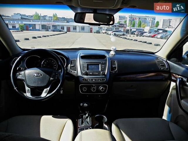 Серый Киа Соренто, объемом двигателя 2.35 л и пробегом 180 тыс. км за 12900 $, фото 16 на Automoto.ua
