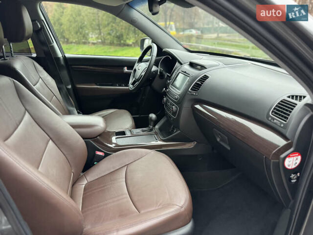 Сірий Кіа Соренто, об'ємом двигуна 2.2 л та пробігом 214 тис. км за 17400 $, фото 26 на Automoto.ua