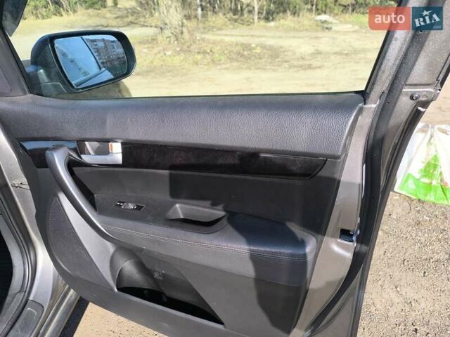 Киа Соренто 2014 в Чернигове на Automoto.ua Серый Киа Соренто, объемом двигателя 2.36 л и пробегом 147 тыс. км за 12700 $, фото 11 на Automoto.ua
