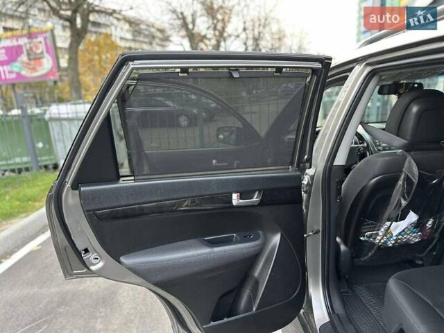 Серый Киа Соренто, объемом двигателя 2.36 л и пробегом 1 тыс. км за 12500 $, фото 17 на Automoto.ua