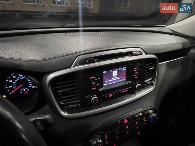 Серый Киа Соренто, объемом двигателя 2.4 л и пробегом 262 тыс. км за 13250 $, фото 29 на Automoto.ua