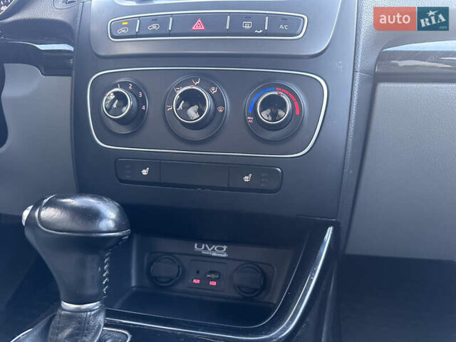 Сірий Кіа Соренто, об'ємом двигуна 2.35 л та пробігом 191 тис. км за 14500 $, фото 33 на Automoto.ua