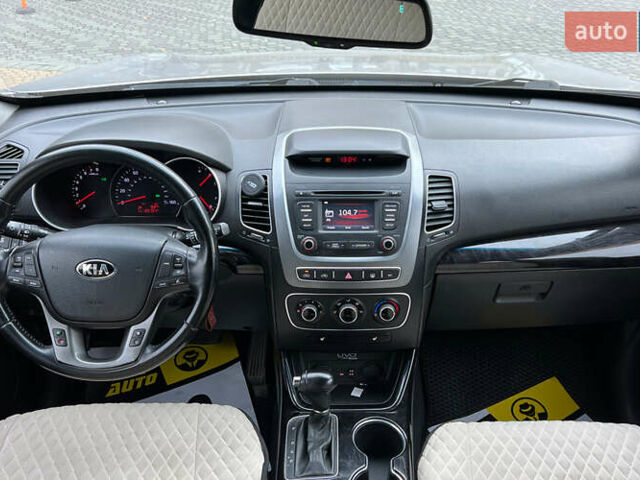 Сірий Кіа Соренто, об'ємом двигуна 2.36 л та пробігом 155 тис. км за 14800 $, фото 12 на Automoto.ua