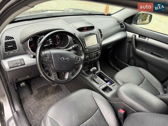 Серый Киа Соренто, объемом двигателя 2.2 л и пробегом 220 тыс. км за 16499 $, фото 27 на Automoto.ua
