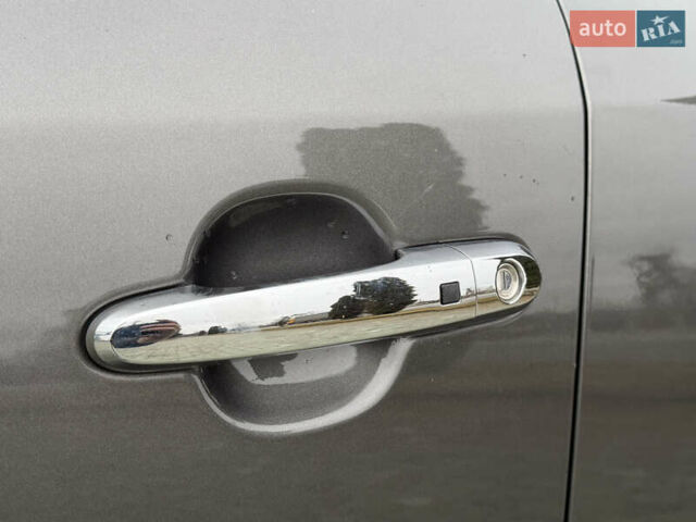 Серый Киа Соренто, объемом двигателя 2.2 л и пробегом 220 тыс. км за 16499 $, фото 10 на Automoto.ua