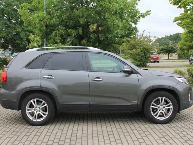 Сірий Кіа Соренто, об'ємом двигуна 2.2 л та пробігом 95 тис. км за 9800 $, фото 4 на Automoto.ua