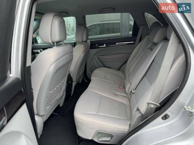Сірий Кіа Соренто, об'ємом двигуна 2.36 л та пробігом 193 тис. км за 12300 $, фото 43 на Automoto.ua
