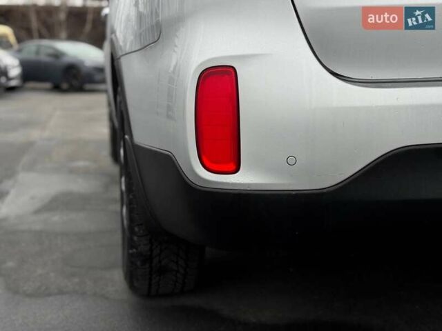 Сірий Кіа Соренто, об'ємом двигуна 2.36 л та пробігом 193 тис. км за 12300 $, фото 23 на Automoto.ua