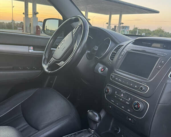 Серый Киа Соренто, объемом двигателя 2.2 л и пробегом 217 тыс. км за 21499 $, фото 6 на Automoto.ua