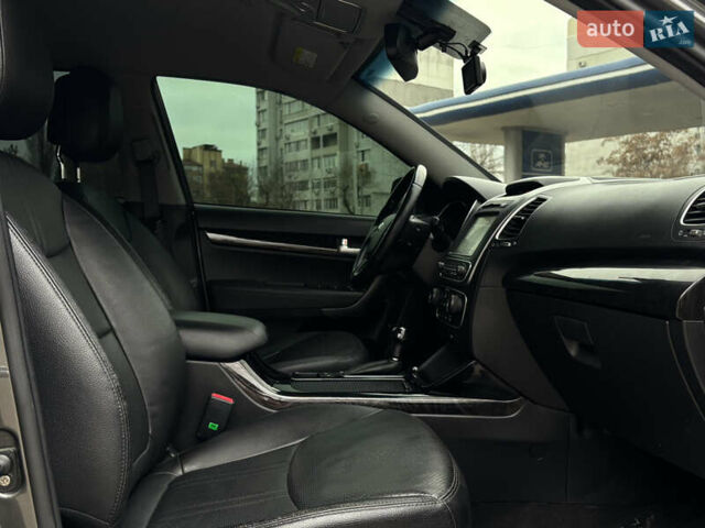Серый Киа Соренто, объемом двигателя 2 л и пробегом 149 тыс. км за 17199 $, фото 20 на Automoto.ua