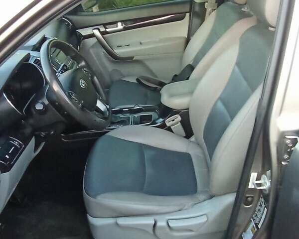 Серый Киа Соренто, объемом двигателя 2.36 л и пробегом 154 тыс. км за 11300 $, фото 16 на Automoto.ua