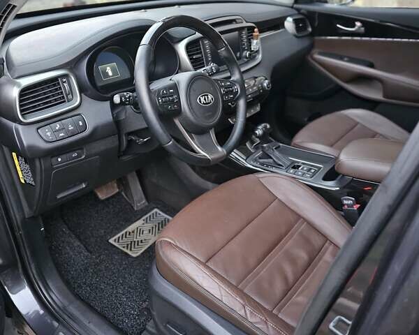 Серый Киа Соренто, объемом двигателя 2 л и пробегом 191 тыс. км за 19500 $, фото 22 на Automoto.ua