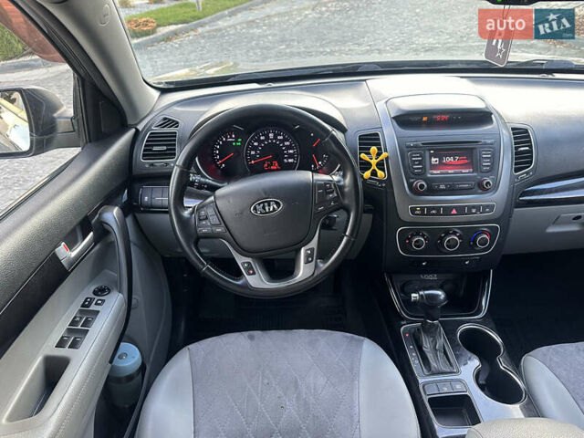 Сірий Кіа Соренто, об'ємом двигуна 2.35 л та пробігом 191 тис. км за 14500 $, фото 15 на Automoto.ua