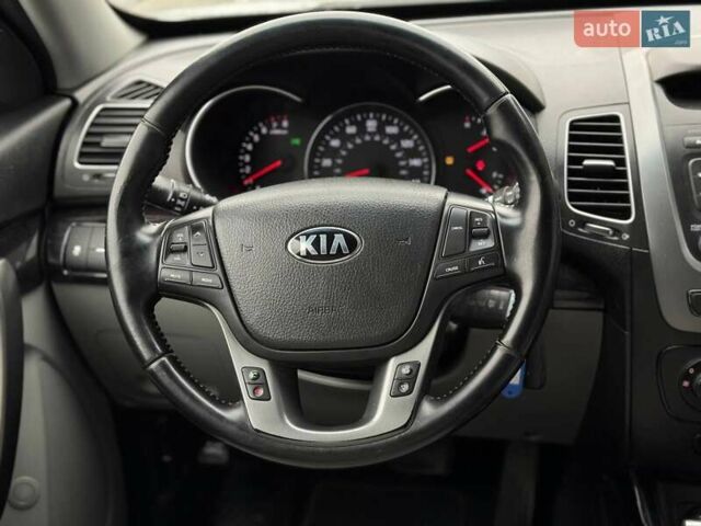 Сірий Кіа Соренто, об'ємом двигуна 2.36 л та пробігом 193 тис. км за 12300 $, фото 52 на Automoto.ua